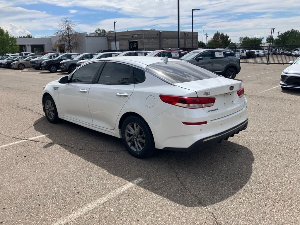 Used 2019 White Kia LX image 7