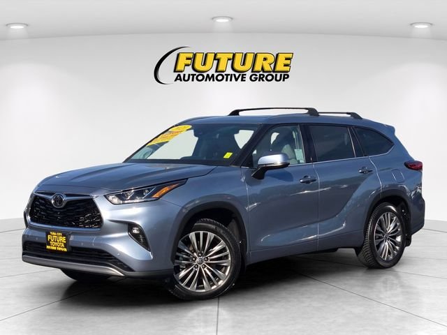 Used 2021  Toyota Platinum image 8