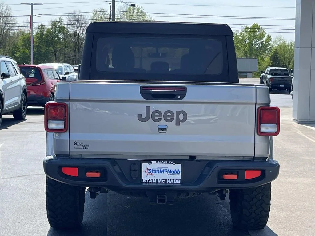 Used 2021 Billet Silver Metallic Clearcoat Jeep Mojave image 6