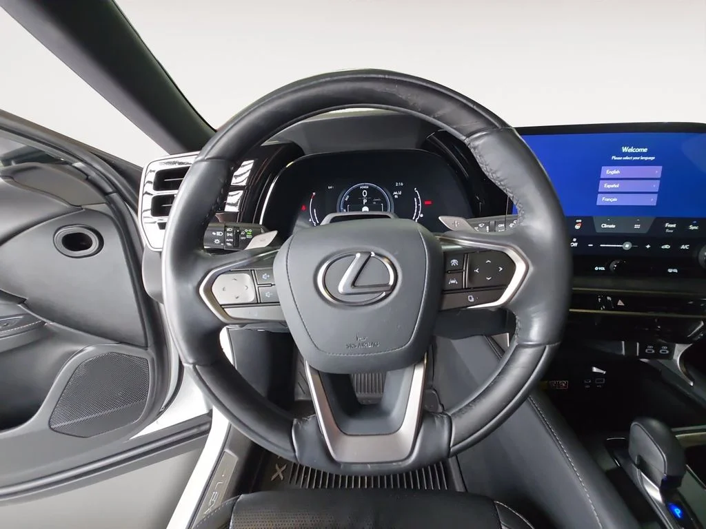 Used 2023 White Lexus 350h Premium Plus image 13