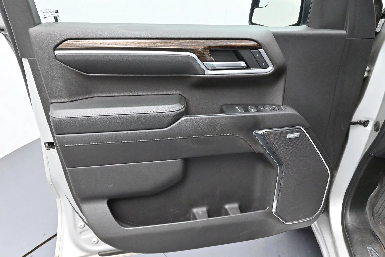 Used 2022 Quicksilver Metallic GMC Elevation image 9
