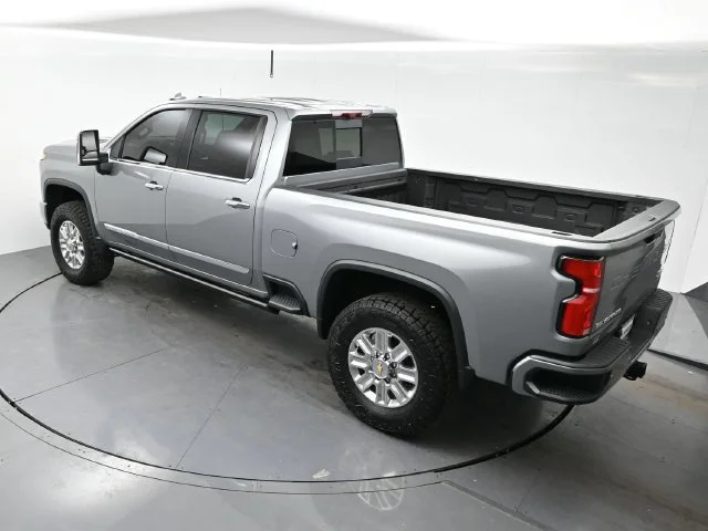 Used 2025 Sterling Gray Metallic Chevrolet High Country image 37