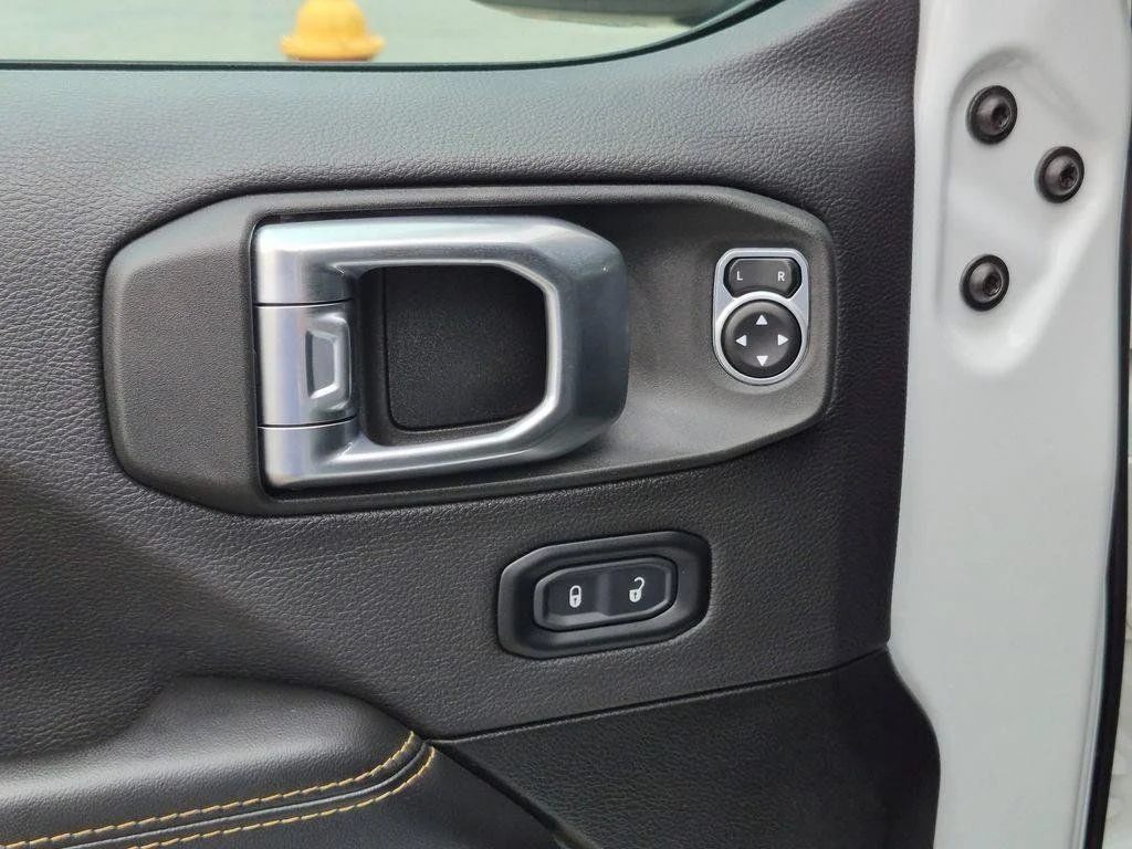 Used 2024 White Jeep Sahara image 12
