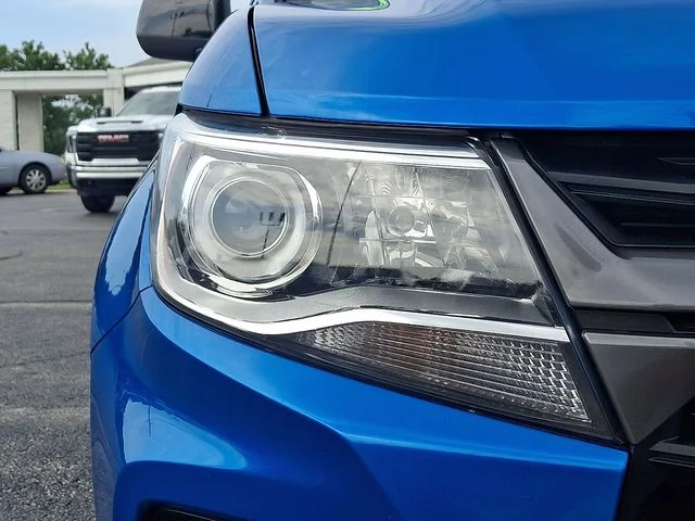 Used 2022 Blue Chevrolet Z71 image 9