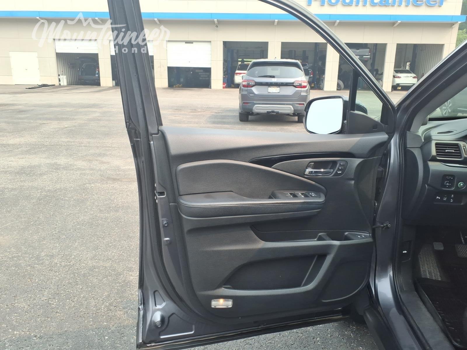 Used 2018 Modern Steel Metallic Honda Elite image 9