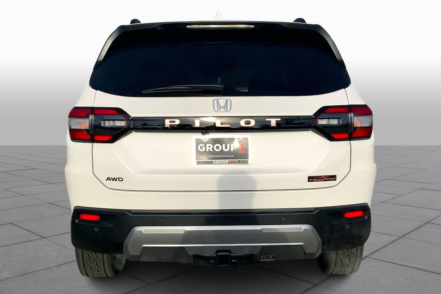 New 2026 Platinum White Pearl Honda AWD TrailSport image 4