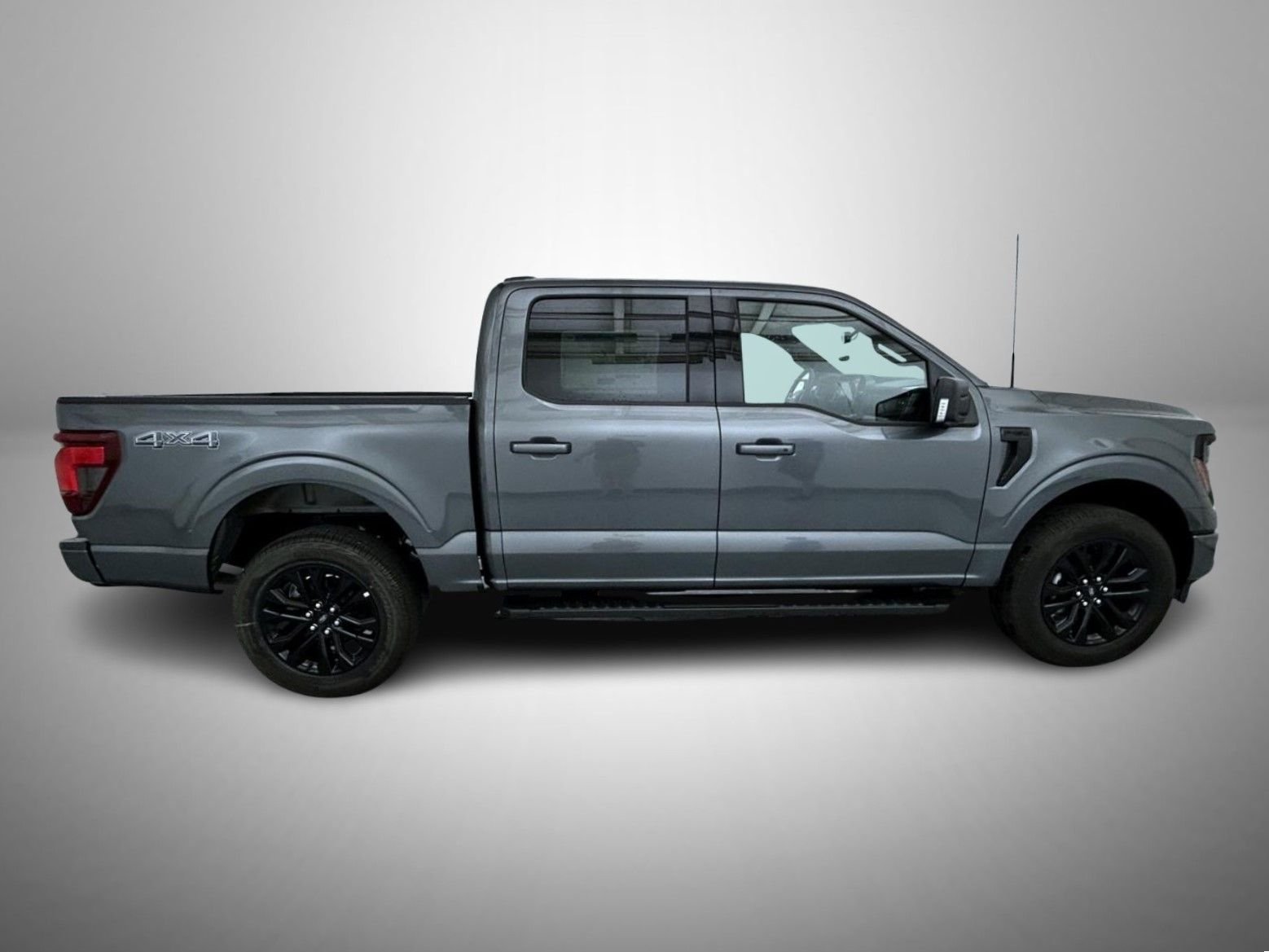 New 2026 Carbonized Gray Metallic Ford XLT image 4