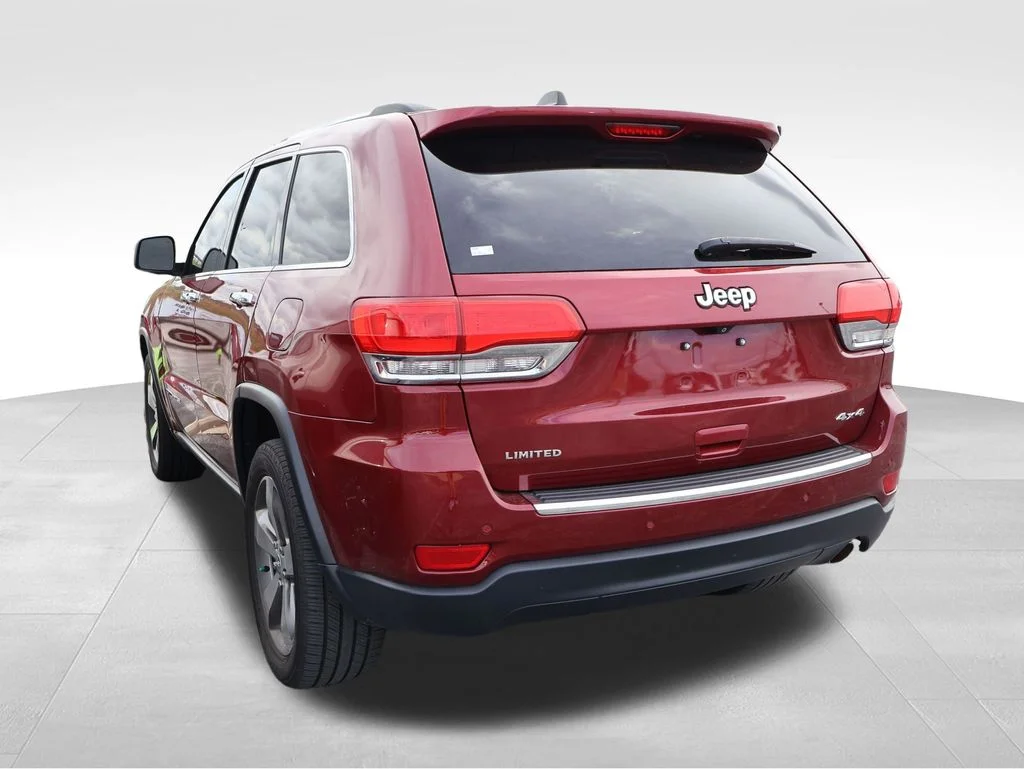 Used 2015 Deep Cherry Red Crystal Pearlcoat Jeep Limited image 22