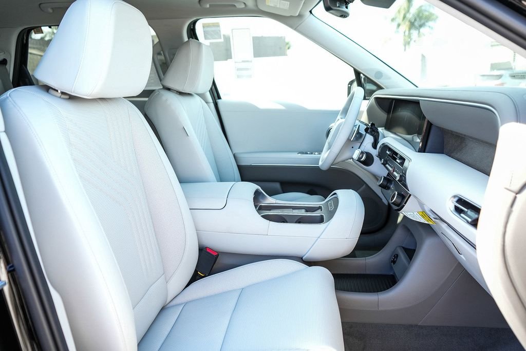 New 2026 Black Hyundai SEL Premium image 17