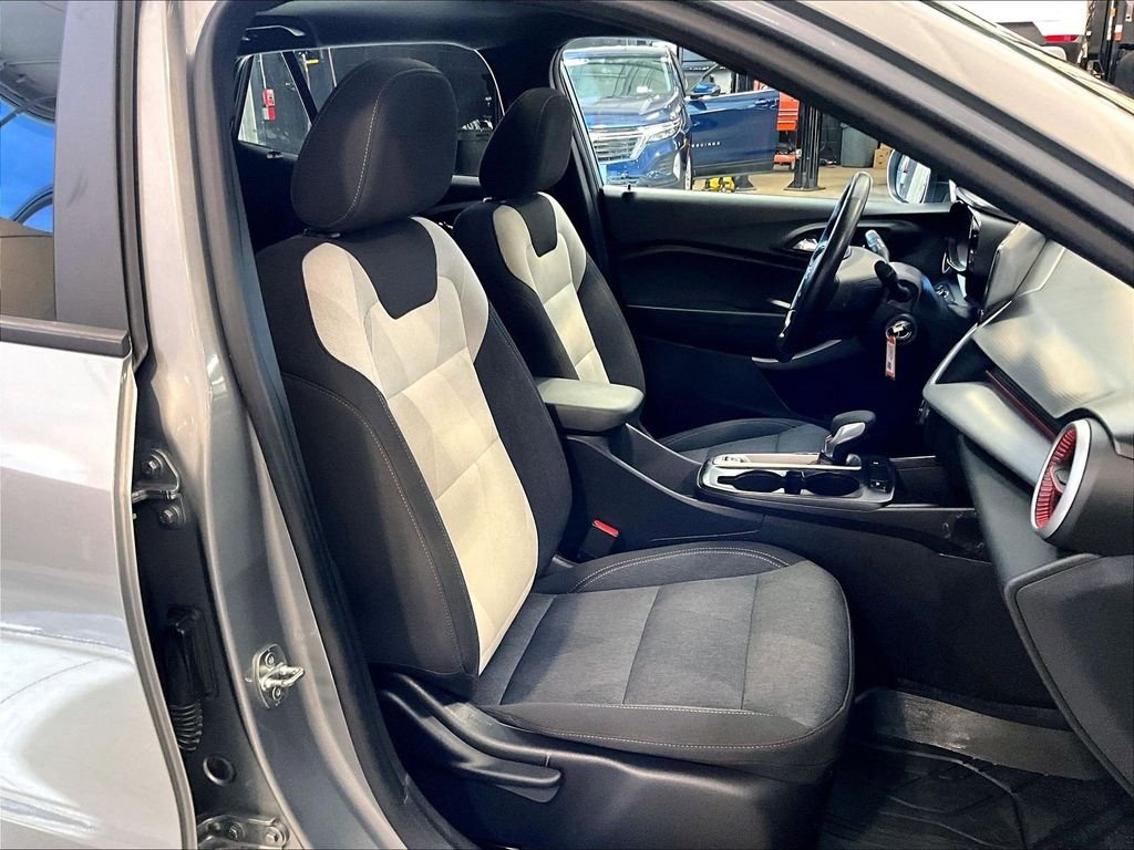 Used 2024 Gray Chevrolet 1RS image 11