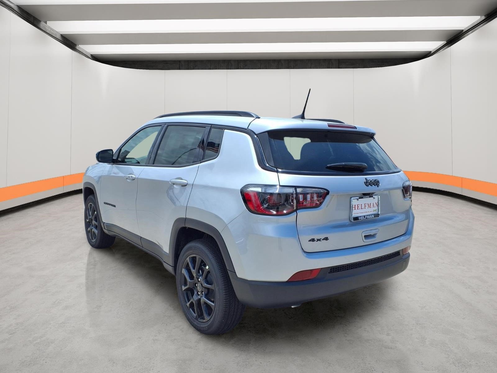 New 2026 Silver Zynith Metallic Clearcoat Jeep Latitude Altitude image 4