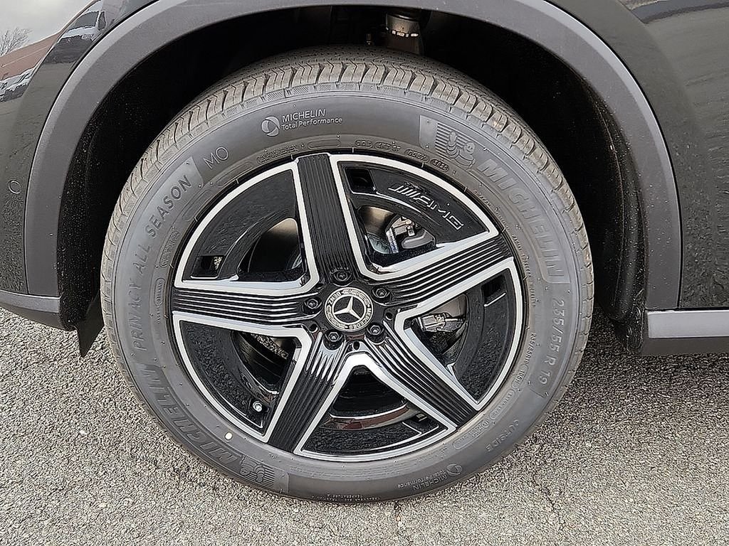 Used 2026 Graphite Grey Metallic Mercedes-Benz GLC 300 image 5