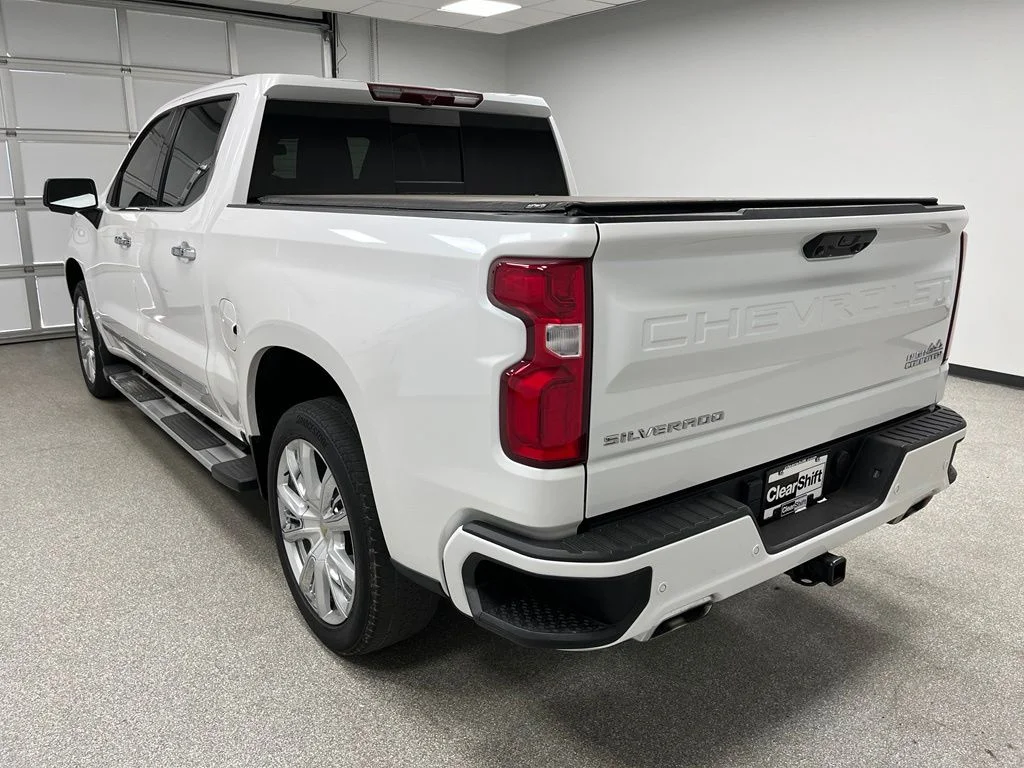 Used 2022 Beige Chevrolet High Country image 8