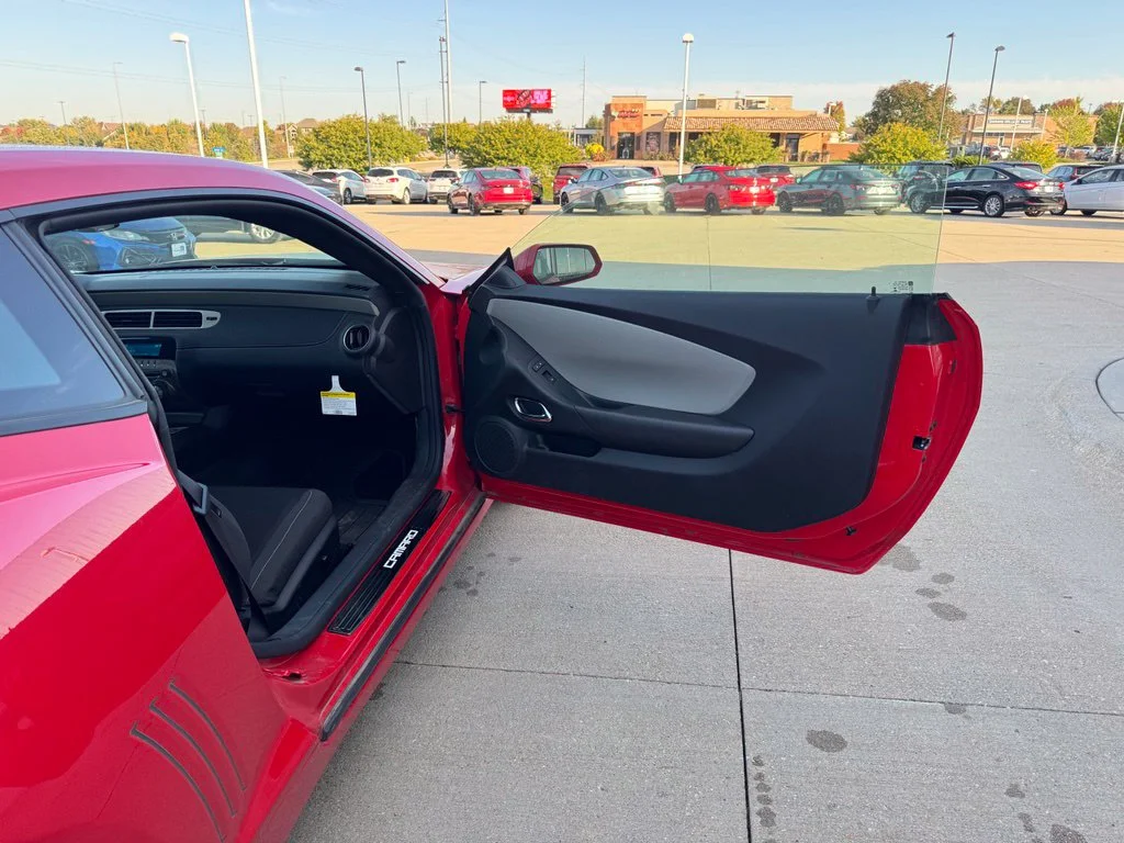 Used 2015 Red Chevrolet 2LS image 15