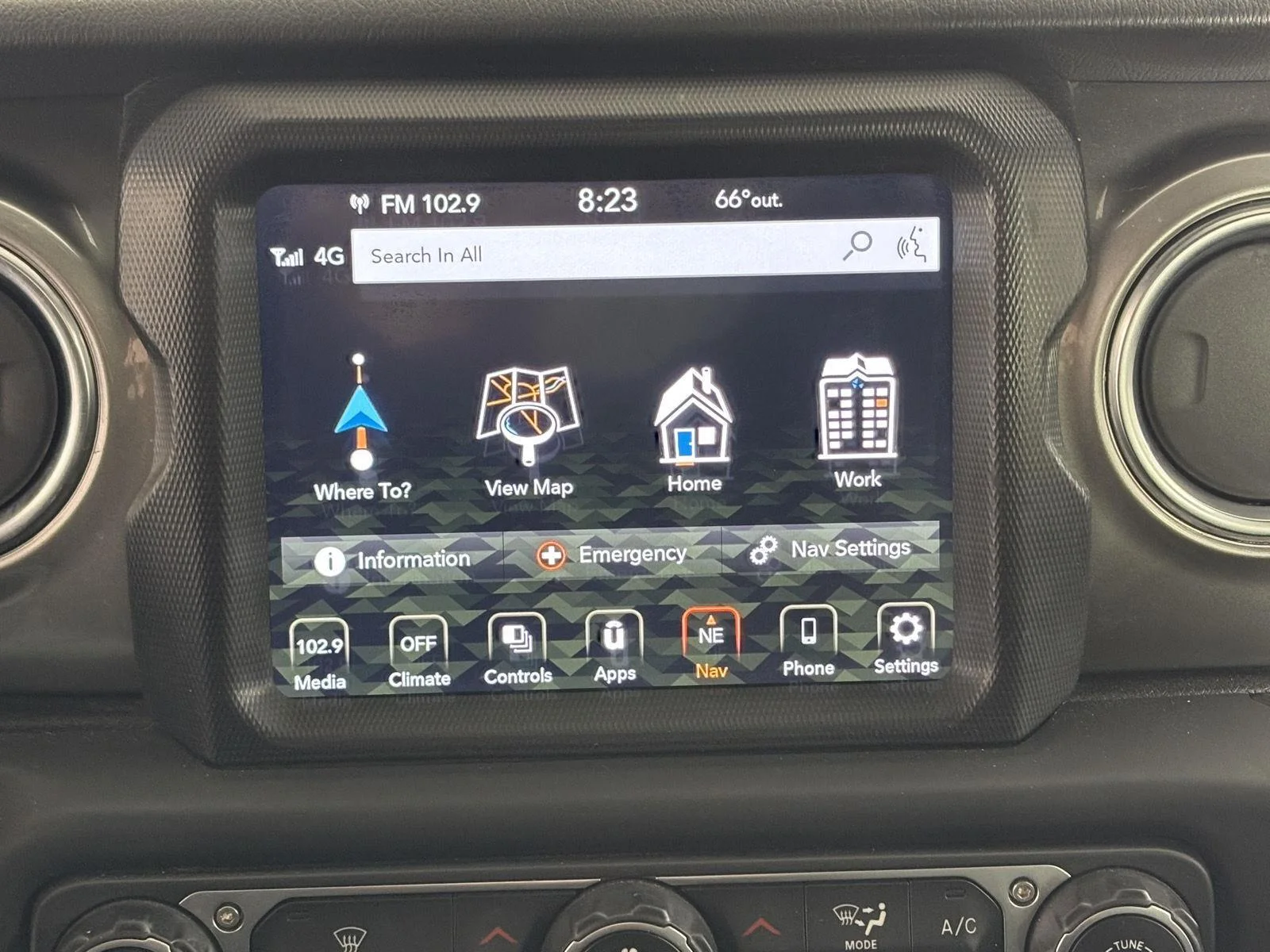 Used 2020 Billet Silver Metallic Jeep Sahara image 38