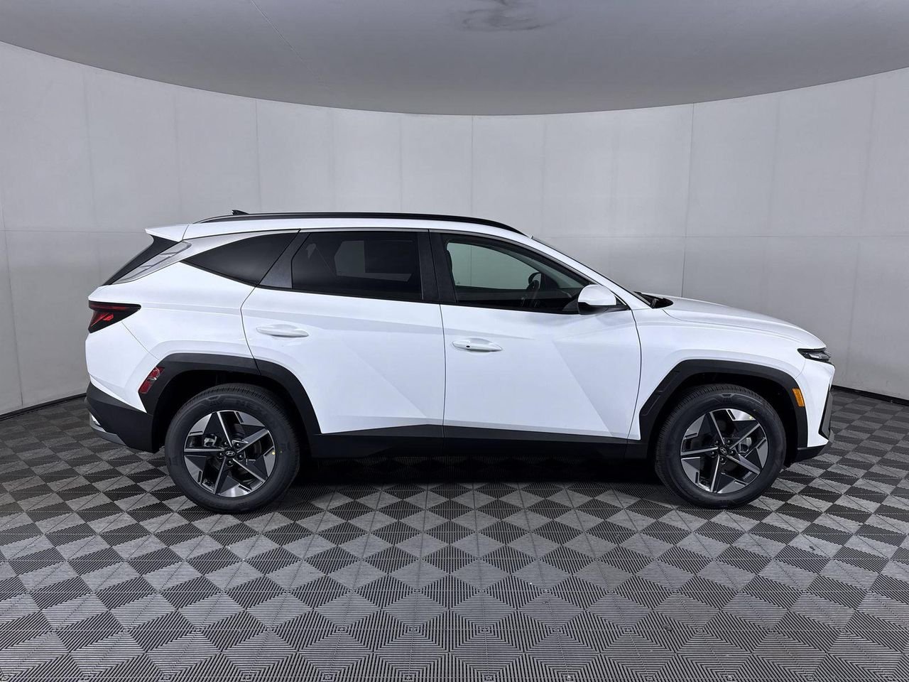 New 2026 Creamy White Pearl Hyundai SEL AWD image 4