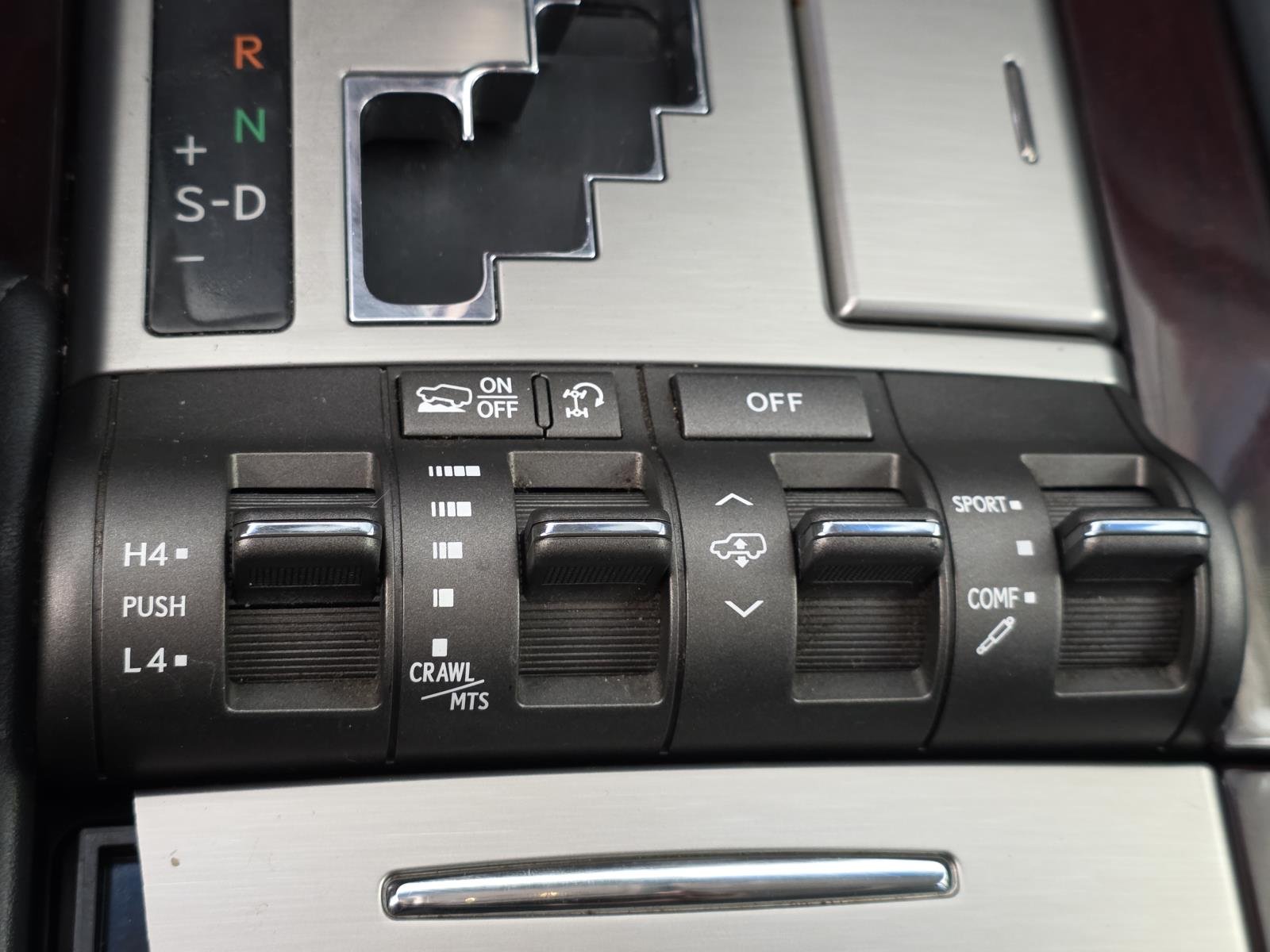 Used 2015 Silver Lexus 570 image 28