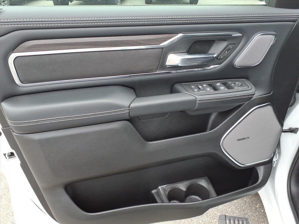 New 2026 Ivory White Tri-Coat Pearl-Coat Exterior Paint RAM Laramie image 9
