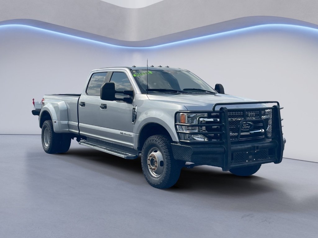 Used 2021 Iconic Silver Metallic Ford XL image 1