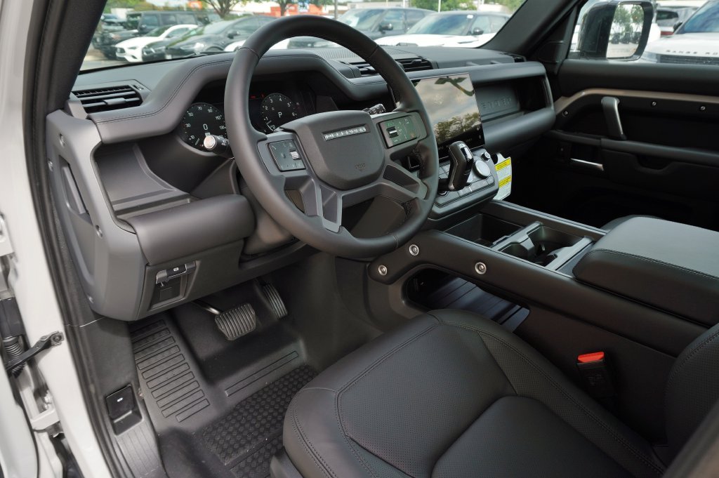 New 2026 Borasco Grey Land Rover X-Dynamic SE image 12