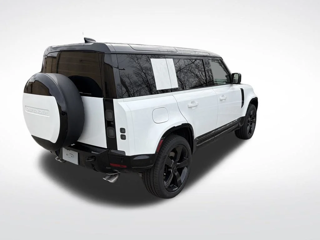 New 2026 Fuji White Land Rover V8 image 8