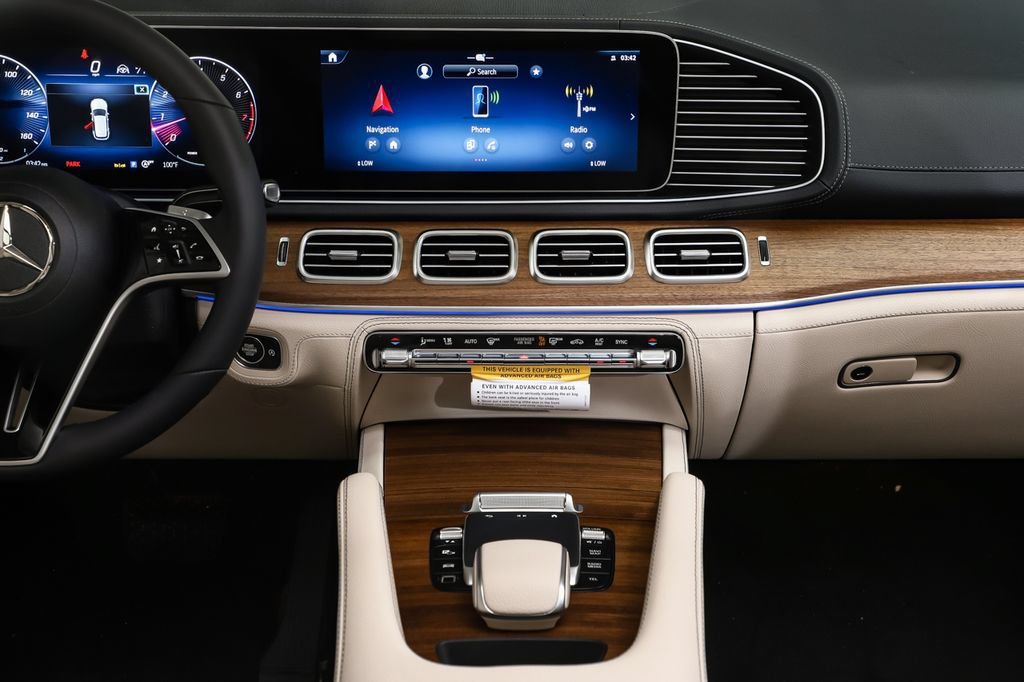 New 2026 MANUFAKTUR Moonlight White Metallic Mercedes-Benz GLE 350 image 33
