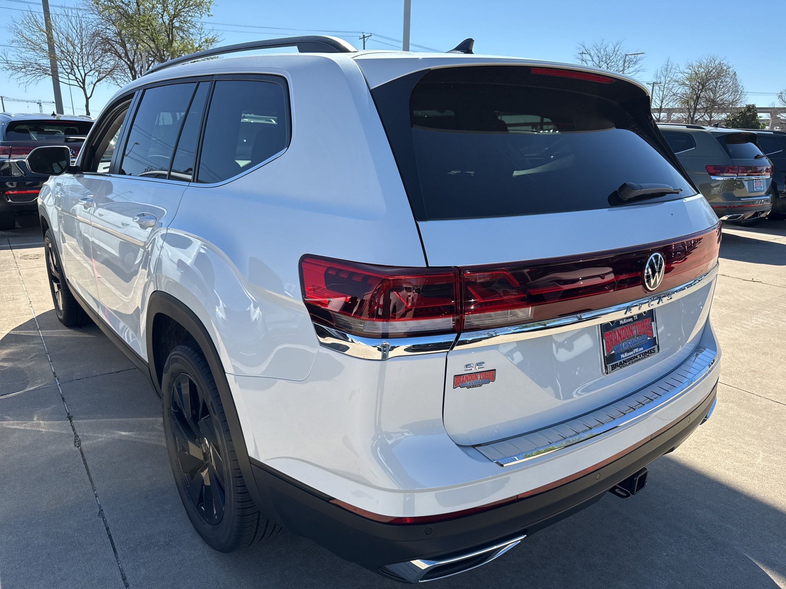 New 2026 White Volkswagen 2.0T SE w/Technology image 6