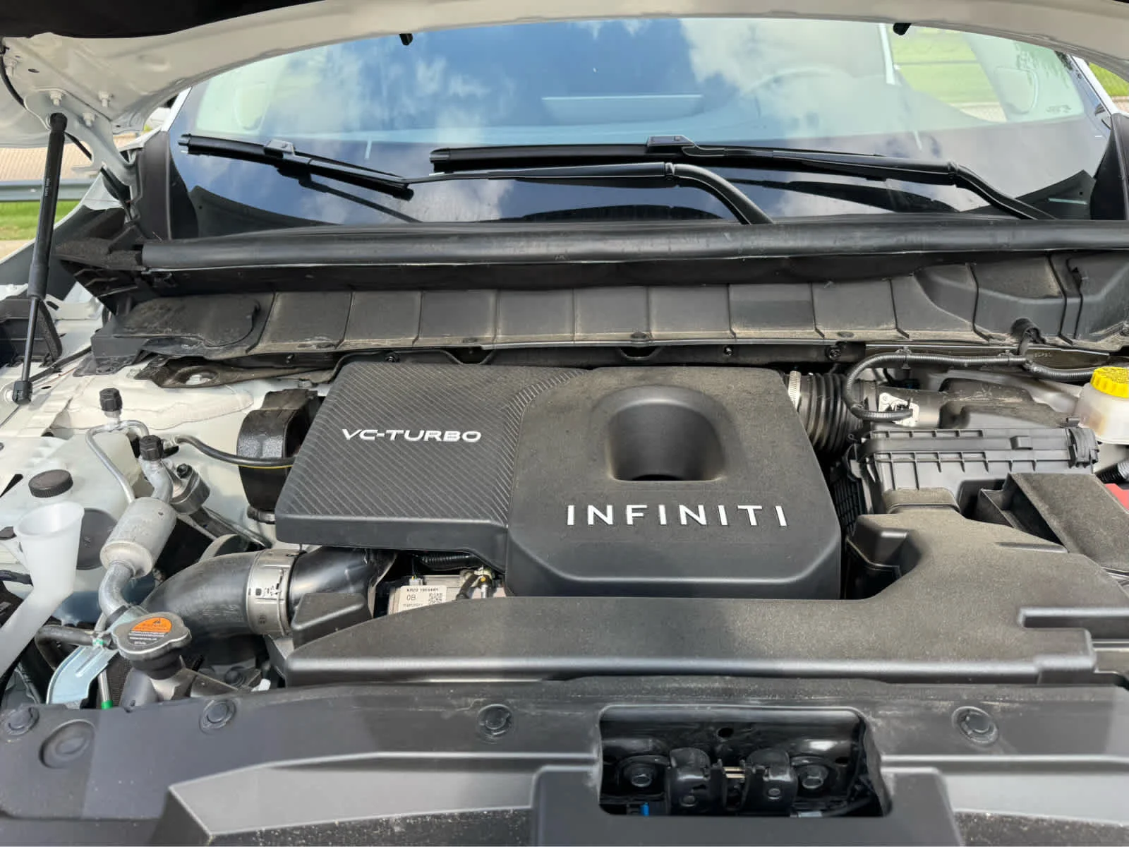 Certified Used 2026 Radiant White INFINITI LUXE image 27