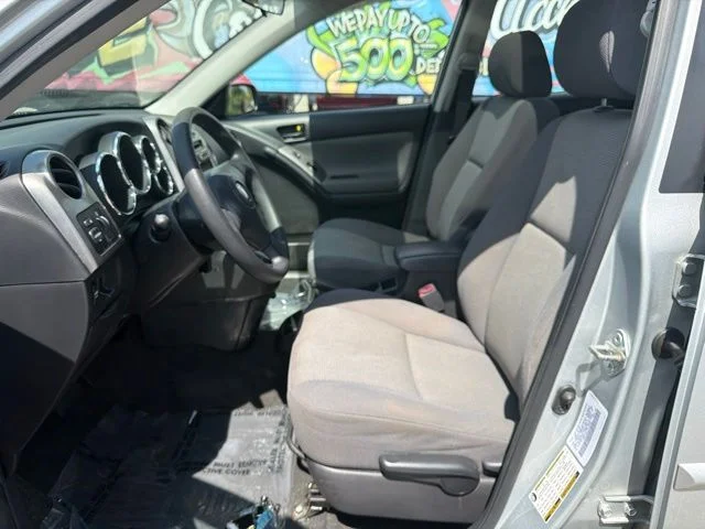 Used 2007 Silver Pontiac Base image 13