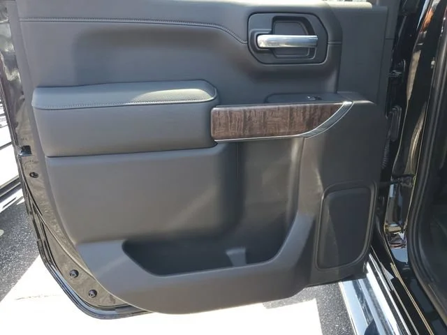Used 2022 Onyx Black GMC Denali image 24