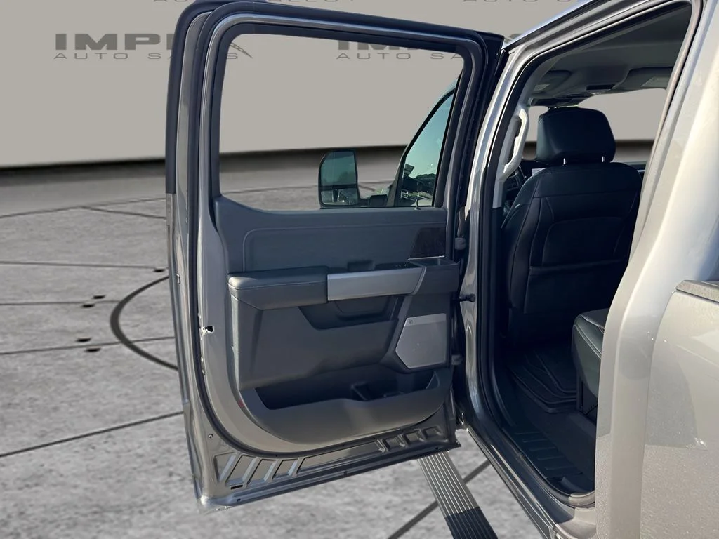 Used 2024 Gray Ford Lariat image 27