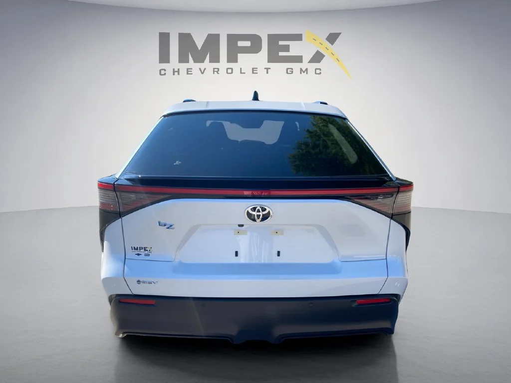 Used 2026 White Toyota XLE image 4