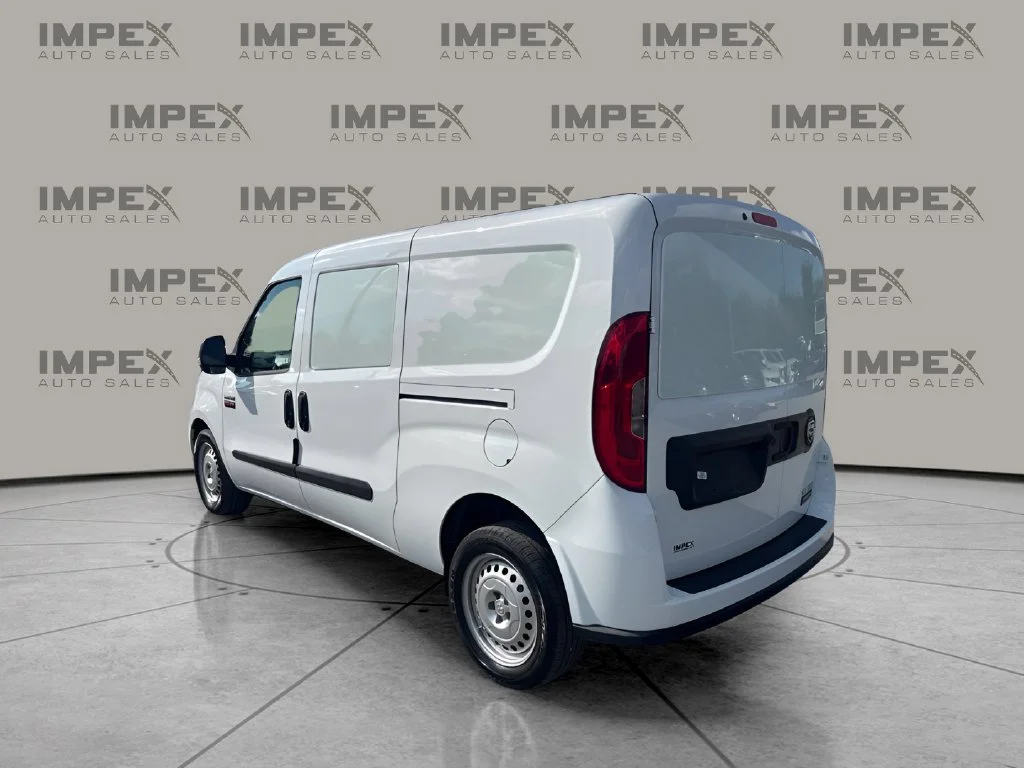 Used 2022 White Ram Base image 3