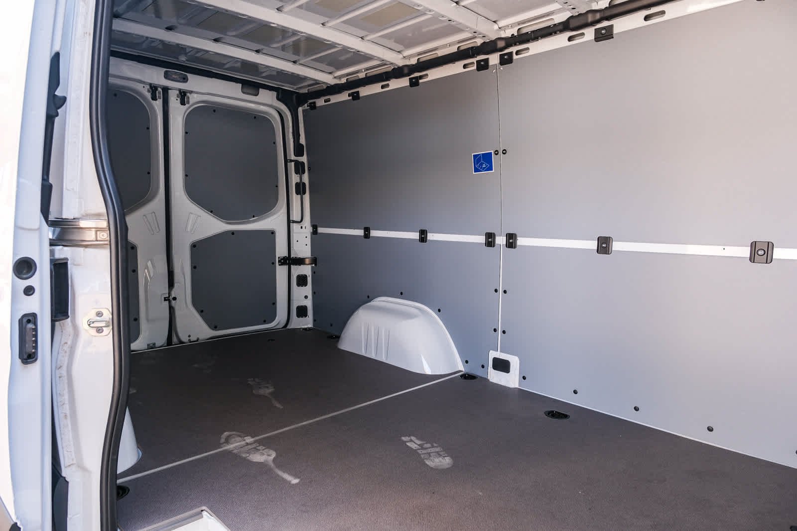 New 2026 Arctic+White Mercedes-Benz Cargo 144 WB  RWD 2.0L 4-Cylinder image 22