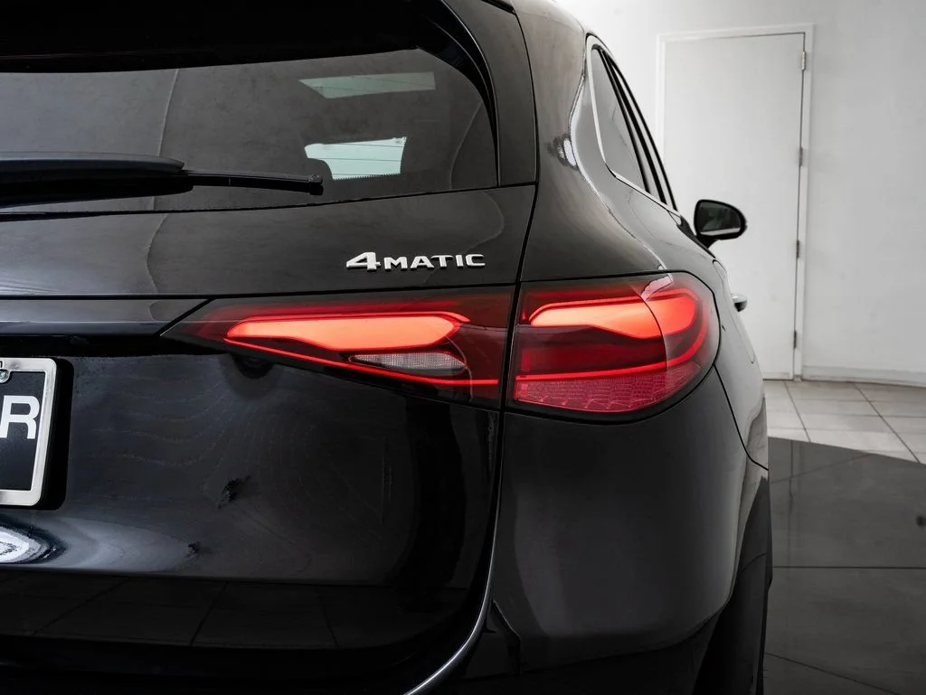 Used 2026 Black Mercedes-Benz GLC 300 image 9