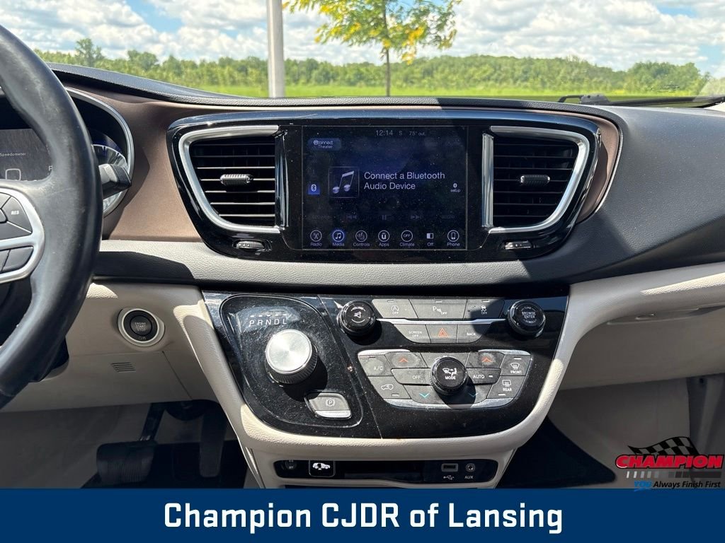 Used 2017 White Chrysler Touring L Plus image 3