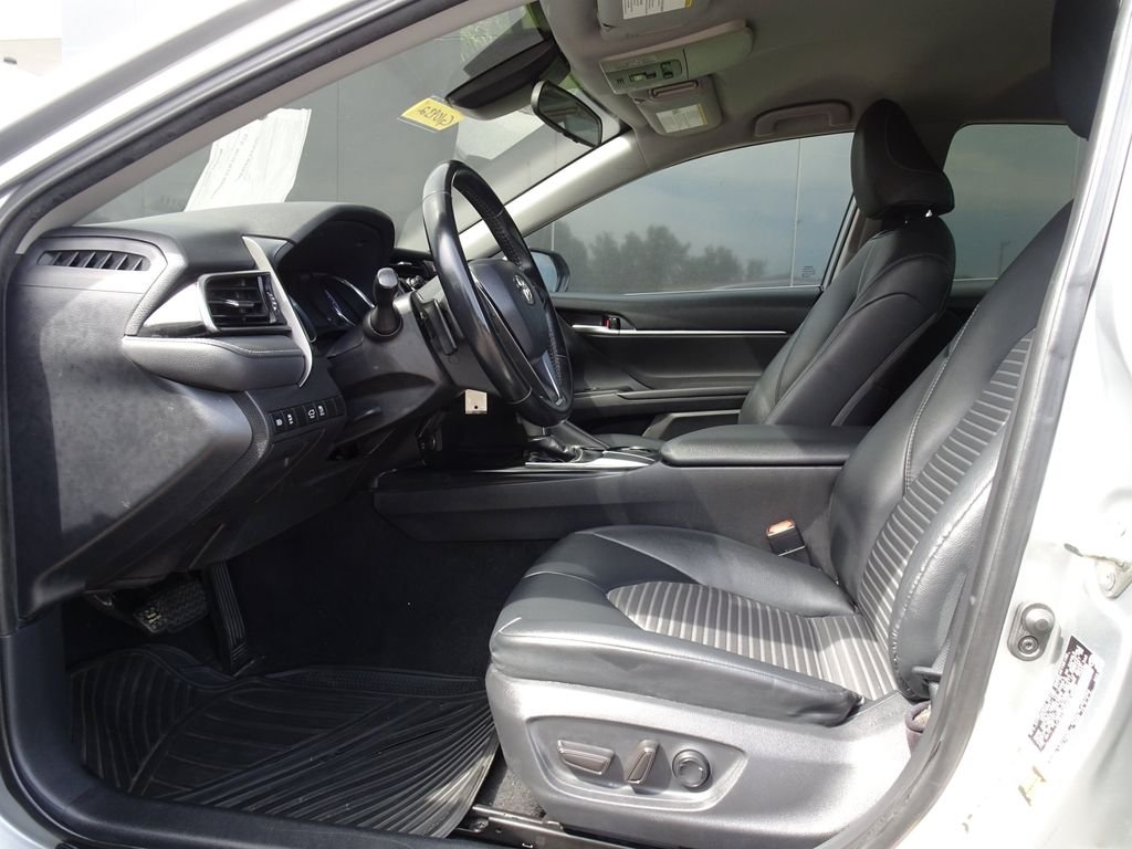 Used 2019 Silver Toyota SE image 6