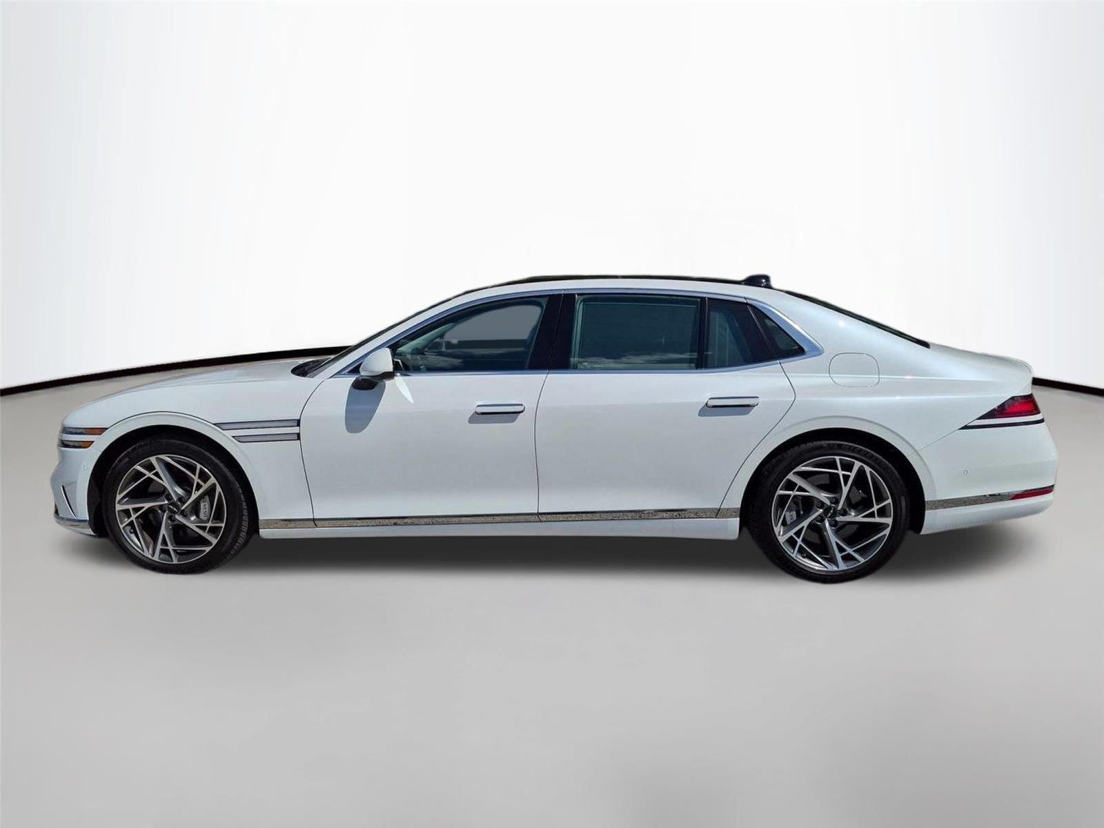 Used 2025 Uyuni White Genesis 3.5T image 8