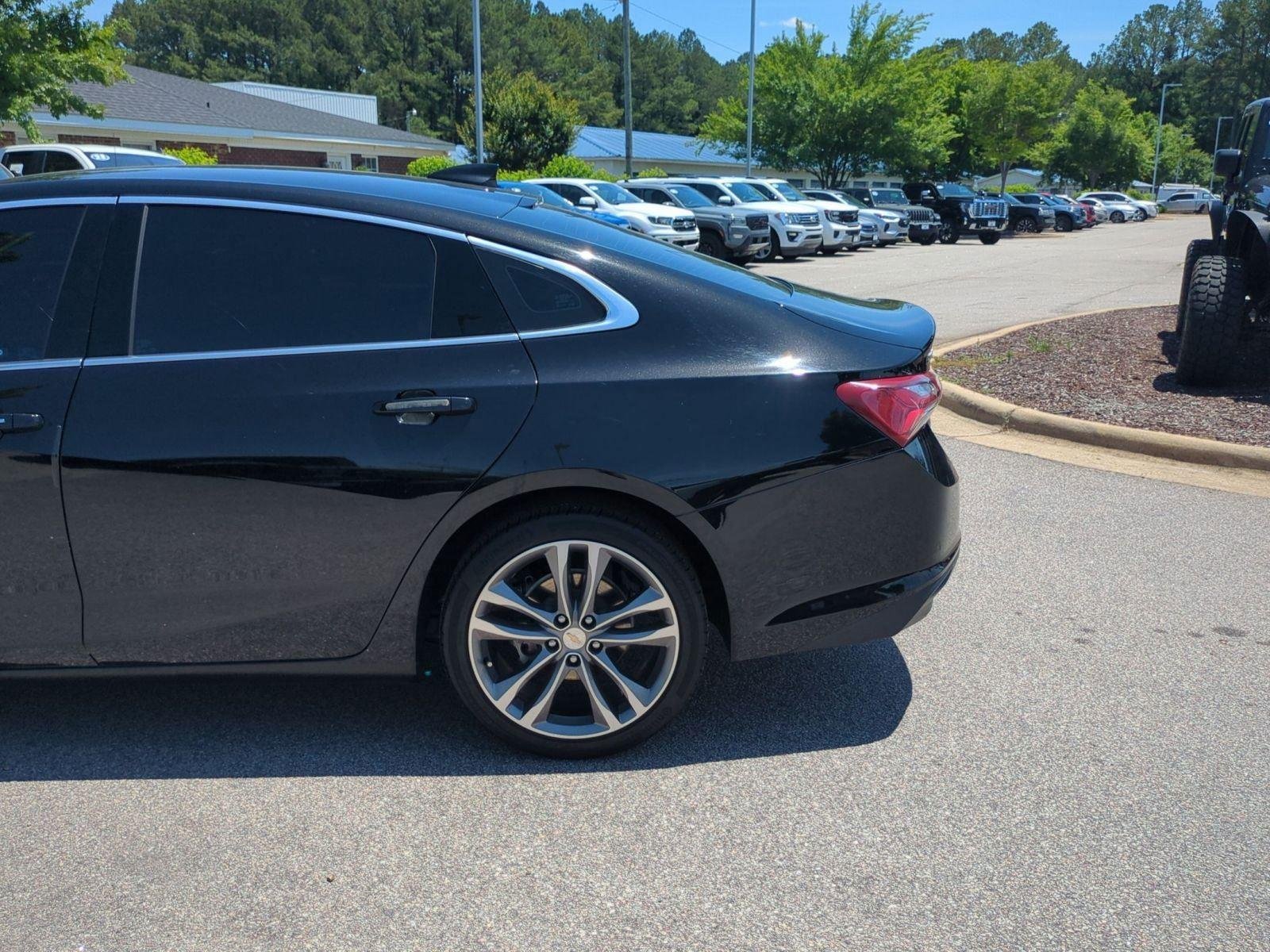 Used 2022 Mosaic Black Metallic Chevrolet LT image 11