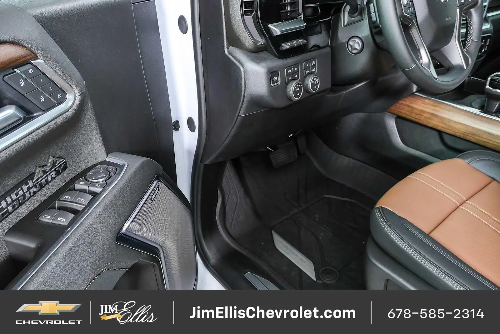 New 2026 Polar White Tricoat Chevrolet High Country image 9