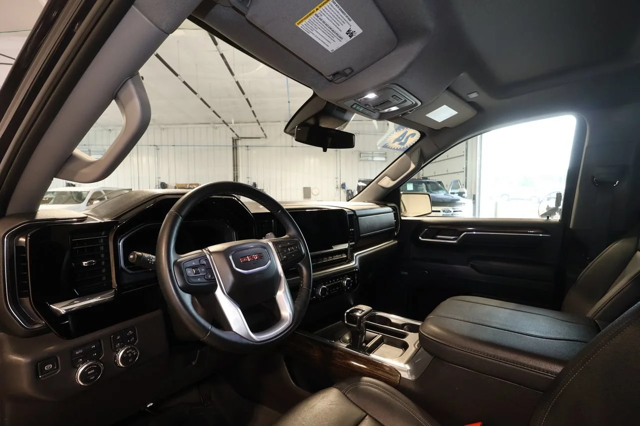 Used 2024 Titanium Rush Metallic GMC Elevation image 9
