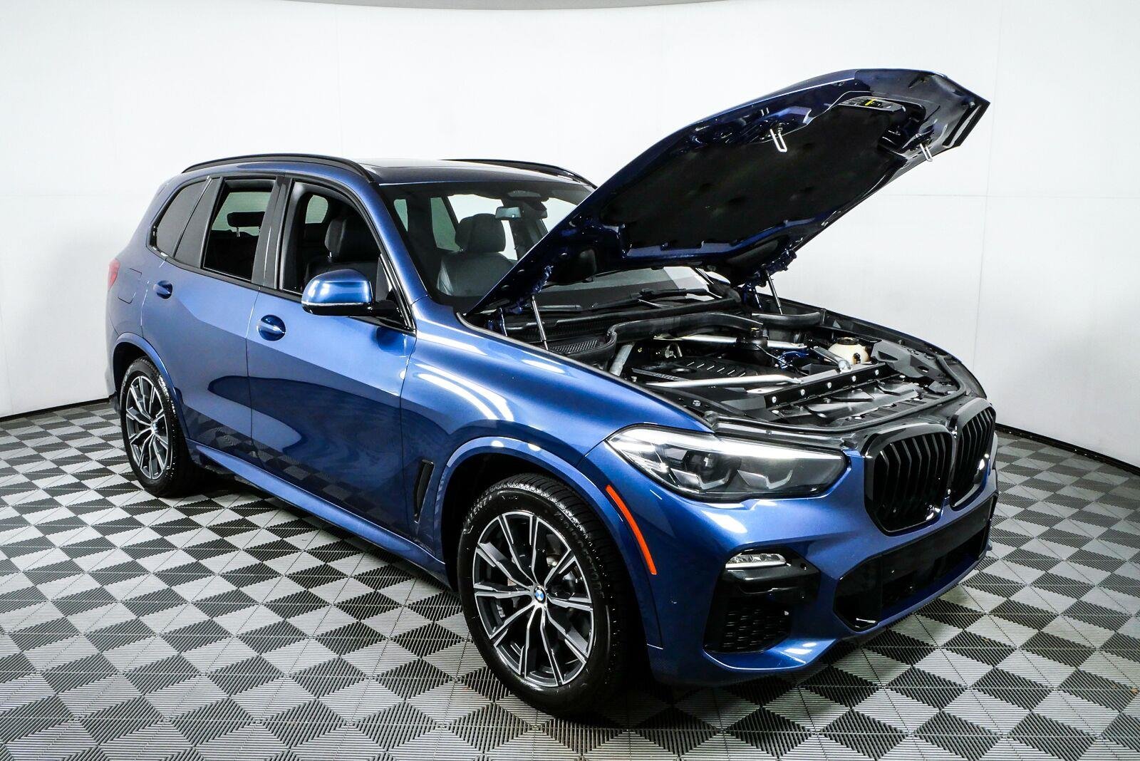 Used 2019 Tanzanite Blue II Metallic BMW xDrive40i image 35