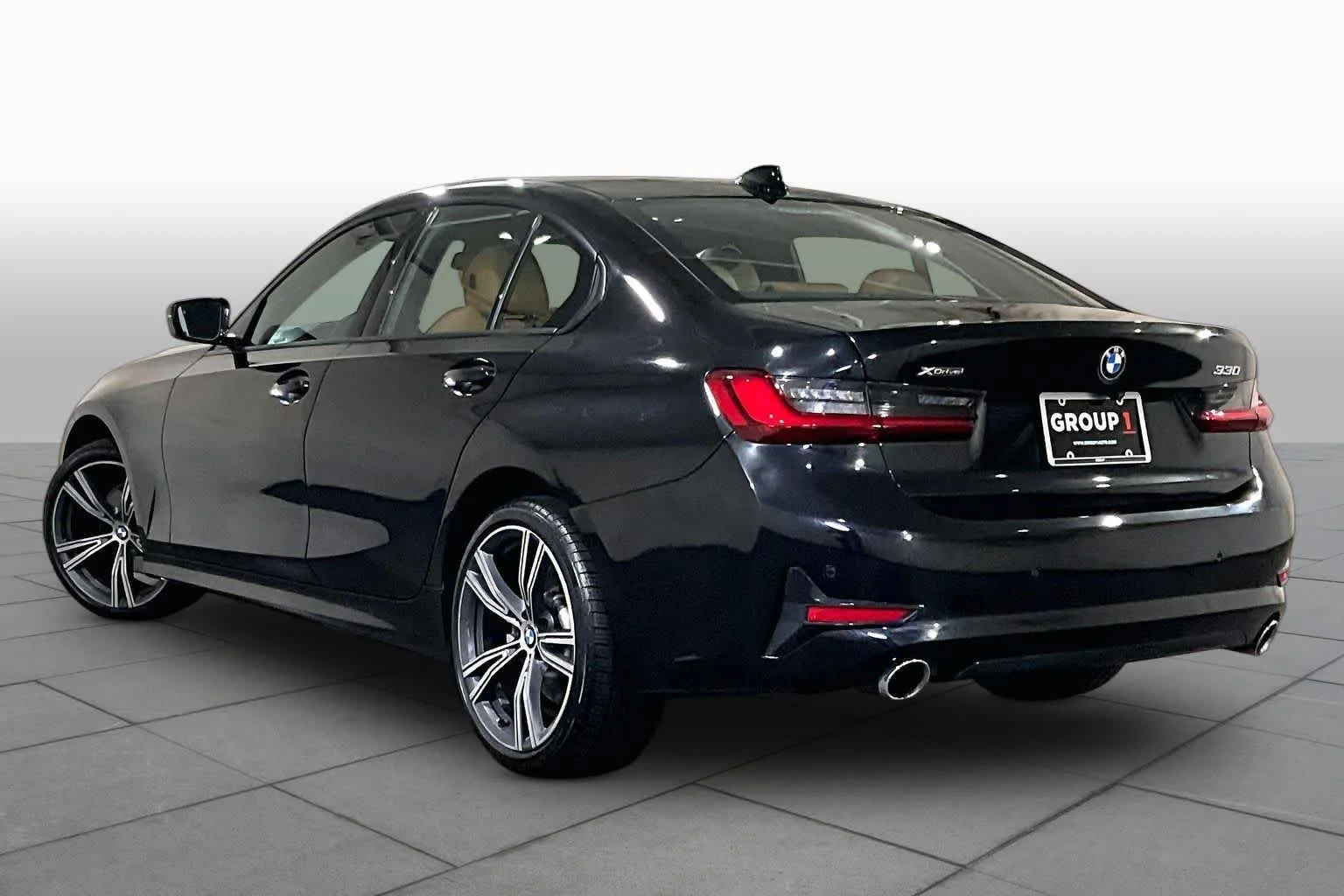Used 2022 Black Sapphire Metallic BMW 330i xDrive image 11