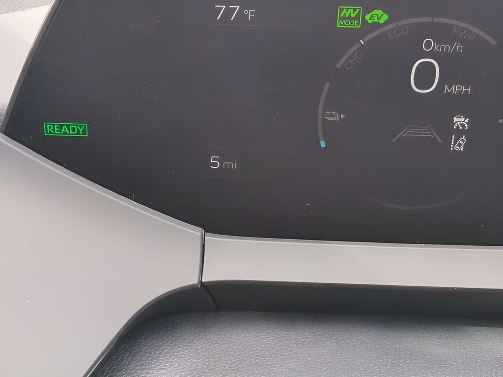 New 2026 Wind Chill Pearl <sup>1</sup> Toyota  SE image 26