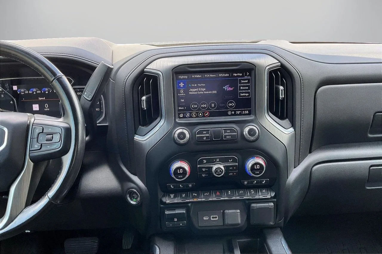 Used 2021 White GMC Denali image 12