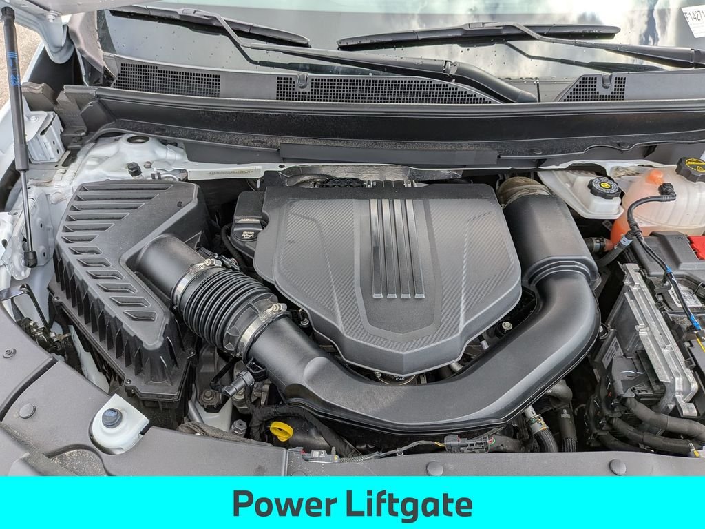 Used 2025 White Chevrolet LT image 13