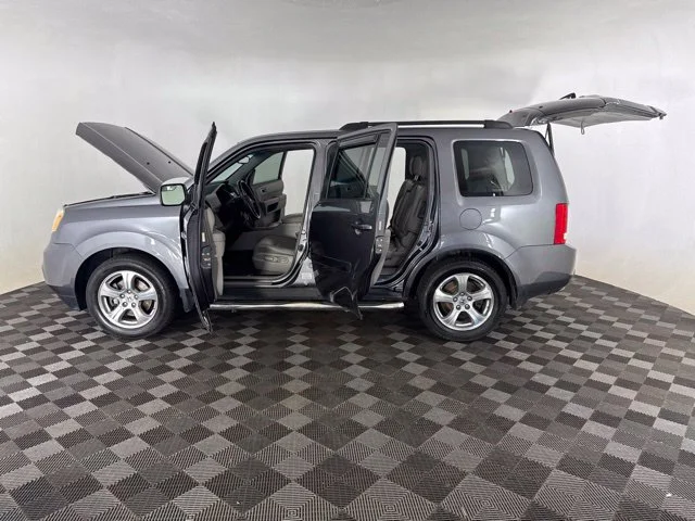 Used 2015 Gray Honda EX-L image 17