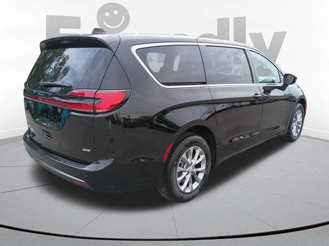 New 2027 Diamond Black Crystal Pearl-Coat Exterior Paint Chrysler Select image 5