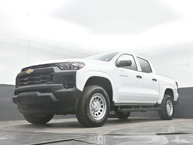 Used 2025 White Chevrolet Work Truck image 40