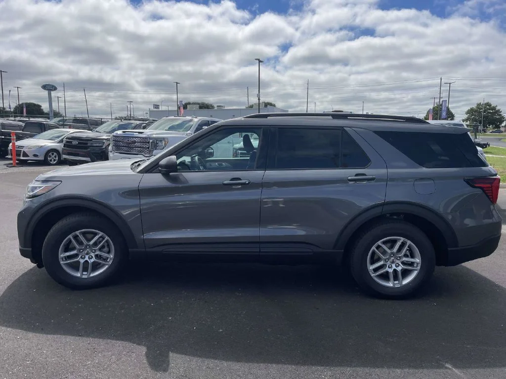 New 2027 Gray Ford Active image 6
